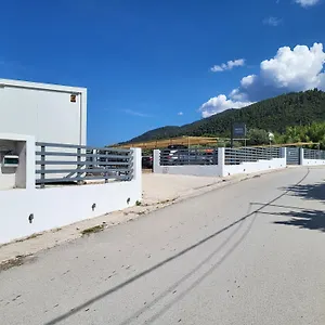 Отель Vourvourou Hotel, Вурвуру